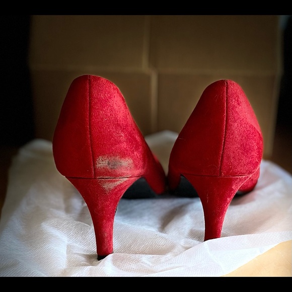 Red Heels - Picture 5 of 5